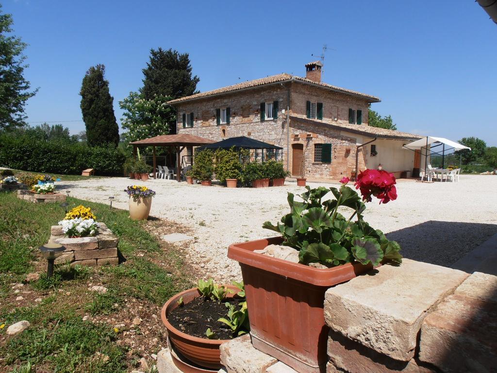 Agriturismo Rustichino Villa Giano dell'Umbria Exterior photo